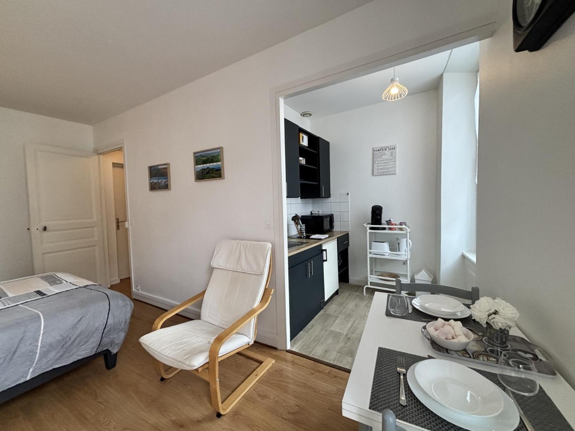 Le Sancy - Studio - 1 Lit - 2 Pers - Clim Chatel-Guyon Bagian luar foto
